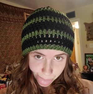 HANDMADE black and green beanie 🖤💚